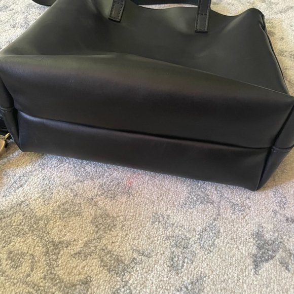 Portland Leather Crossbody Tote - Picture 4 of 7